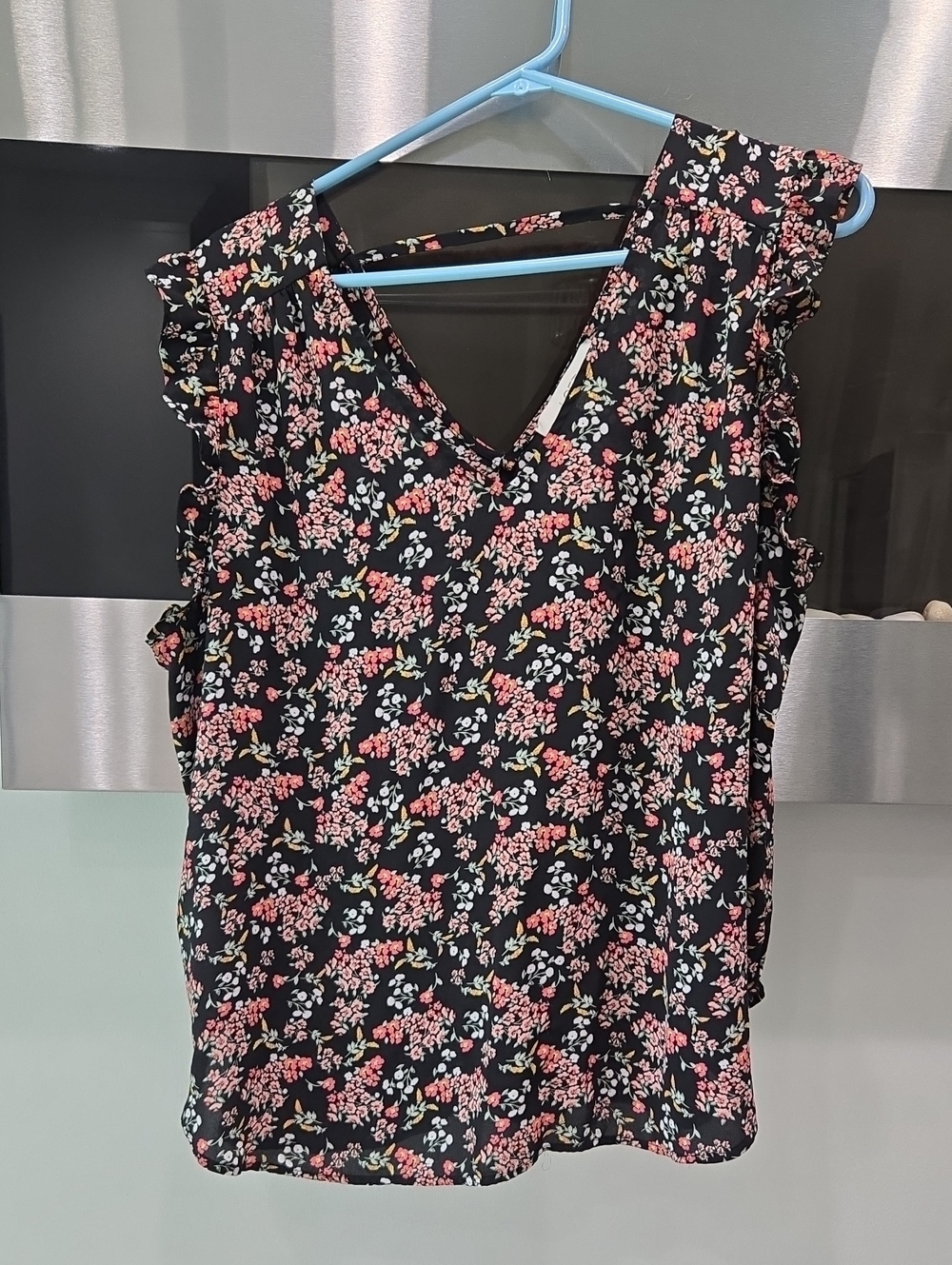 Women's Black Floral V-Neck Ruffle Sleeve Top